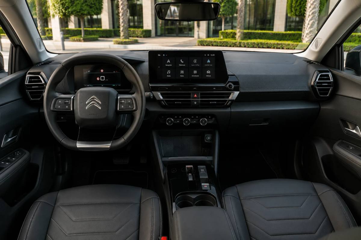 Citroën C4X rental car interior